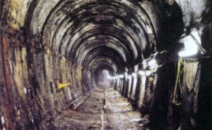Rehabilitation of the 150 year old Thames Tunnel built by Mark Brunel from 1825 to 1843. (Before)