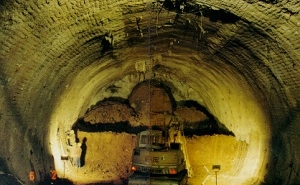 Excavation beneath the Doorframe Slab in top heading bench and invert sequence